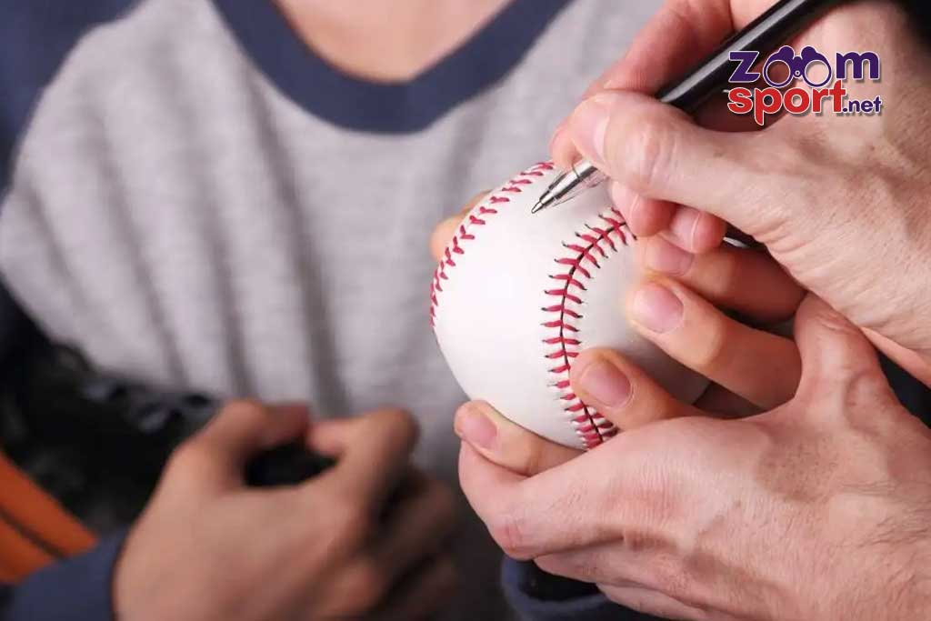 The Value of Autographed Baseballs